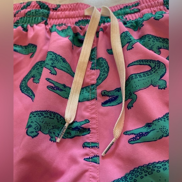 NWOT Chubbies Swim Trunks The Glades Alligator Print Pink 5.5" Mesh Lined Size L - Picture 3 of 11